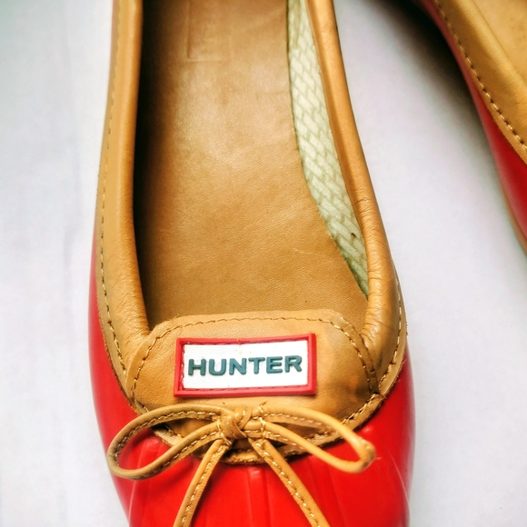 Hunter Jaylen Women's Red and Tan Flats, Sz 7 - Picture 2 of 7